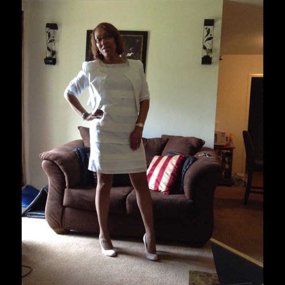 Dress - Picture 3 of 4