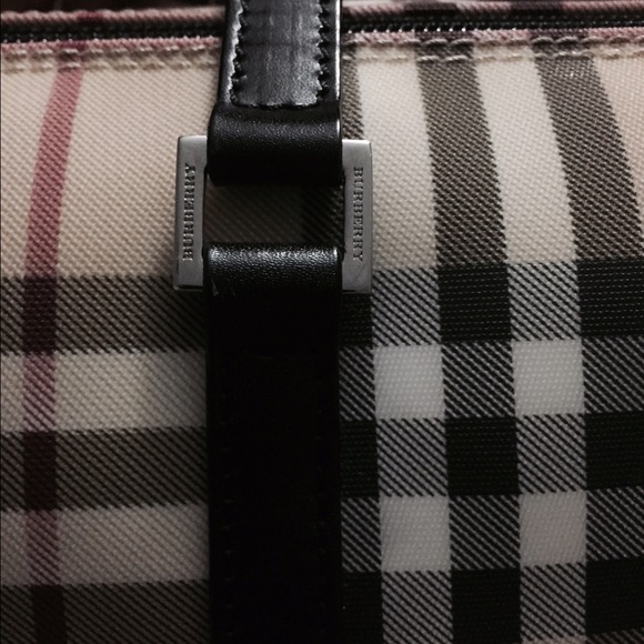 💯% authentic Burberry SOLD ON TRADESY - Picture 2 of 4