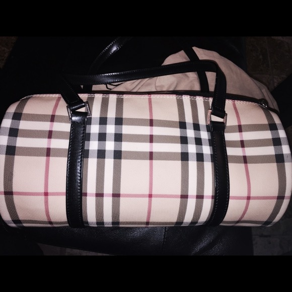 💯% authentic Burberry SOLD ON TRADESY - Picture 4 of 4