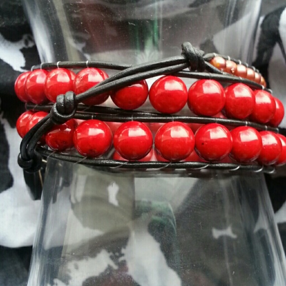Red tri-wrap bracelet - Picture 2 of 4