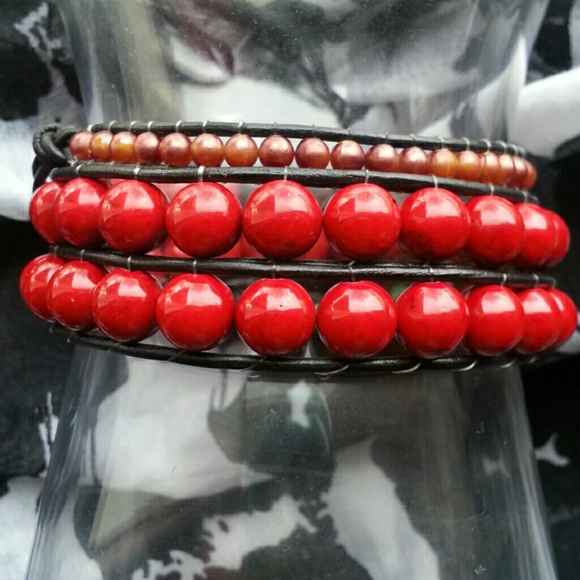 Red tri-wrap bracelet - Picture 3 of 4