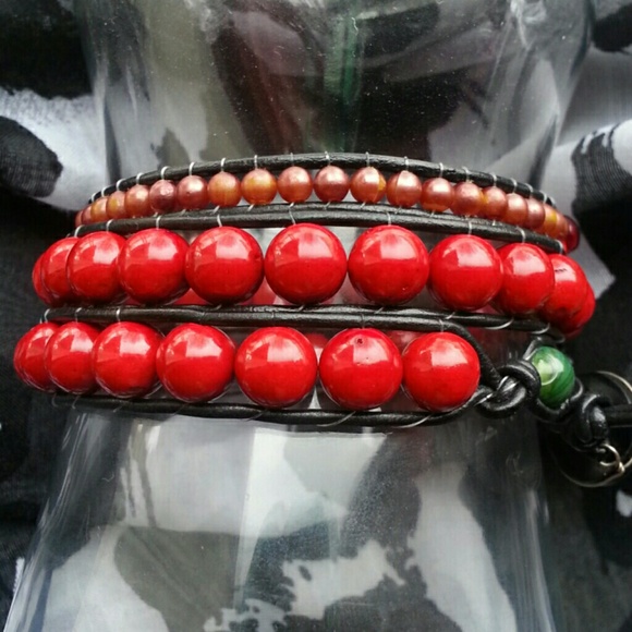 Red tri-wrap bracelet - Picture 4 of 4