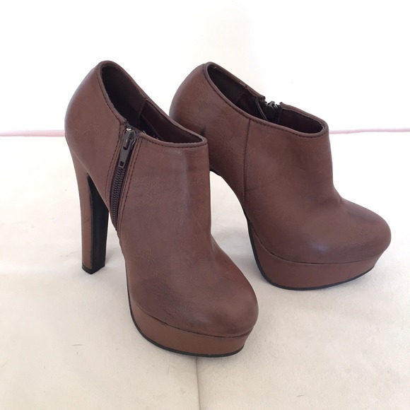 Seriously cute ankle boots!🔥