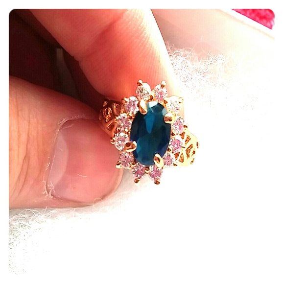 Beautiful ring. 14k