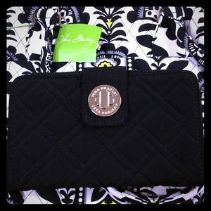 Vera Bundle Turn Lock and Wallet