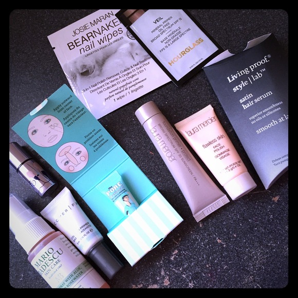 Makeup sample bundles