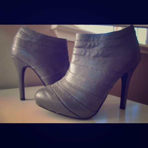 Dollhouse shoes