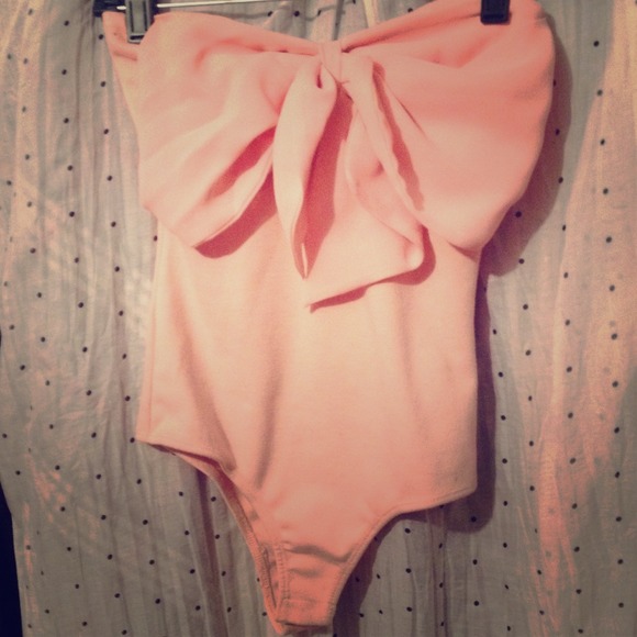 Charlotte Russe Bow Uni