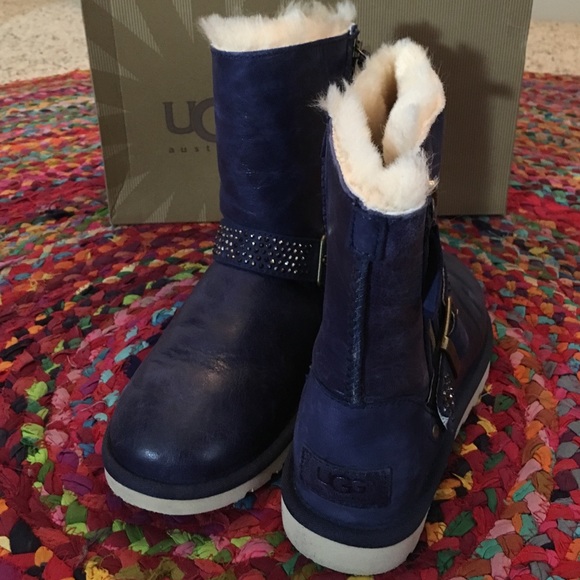 ⛔️SOLD⛔️💙NIB UGGs Limited Edition💙 - Picture 2 of 4