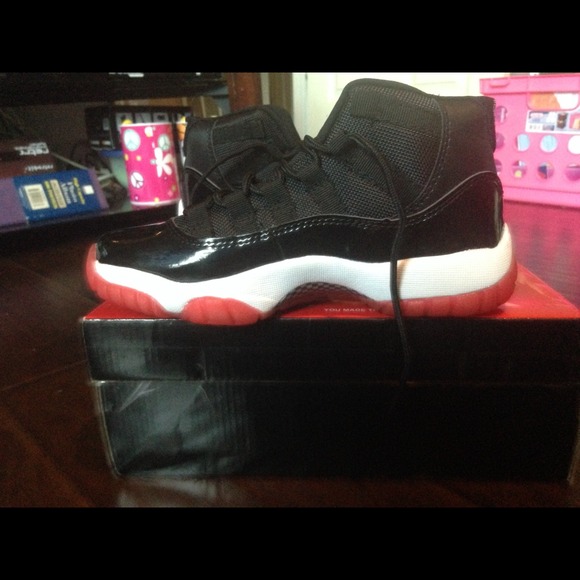 Bred 11s make me an offer. BN!
