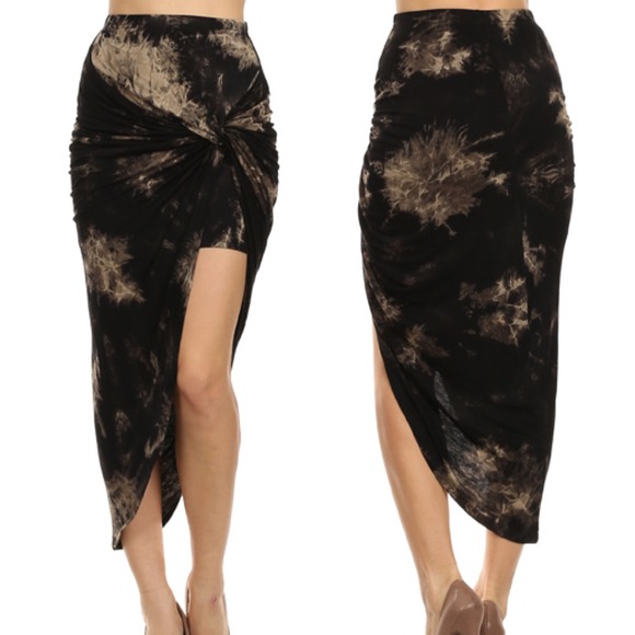 Dresses & Skirts - 💠💠The MILEY tie dye knot skirt