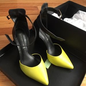 Steven madden yellow multi pumps