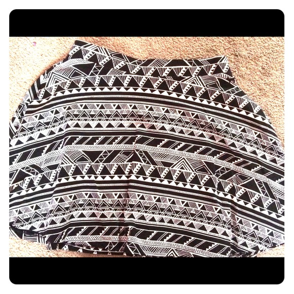 Victoria's Secret Pink Black & white skater skirt