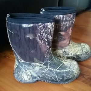 Boys BOGS brand winter boots size 3