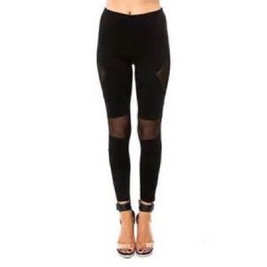 Black mesh legging