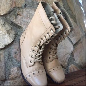💥HOST PICK💥 Stylish distressed tie up boots