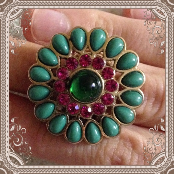 💍NWOT~Peacock inspired ring