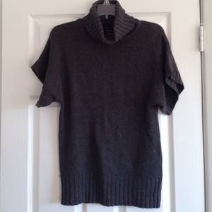 Forever 21 Short Sleeve Turtleneck Sweater Size S