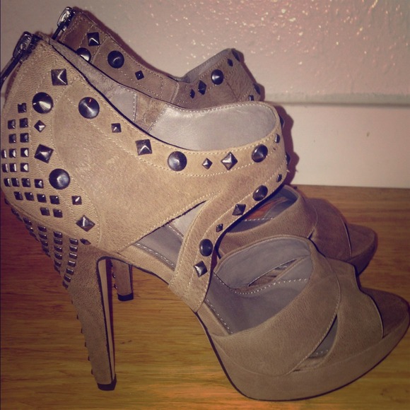 Vince camuto taupe studded heels