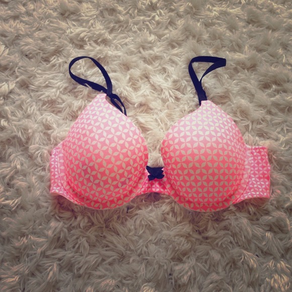 VS Bra! - Picture 1 of 3