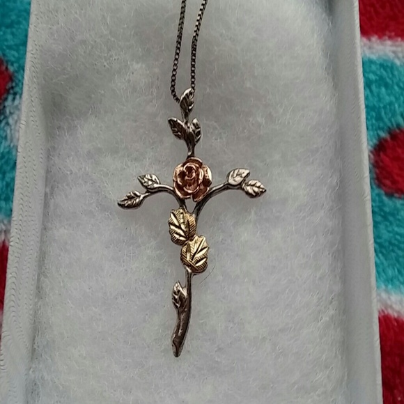 White gold rose cross necklace
