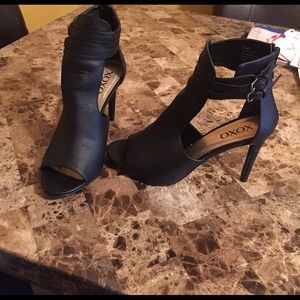 XOXO Shoes - Black size 10 heels only worn once XOXO Shoes - Black size 10 heels only worn once