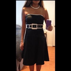 WHBM black & white strapless dress. Size 0