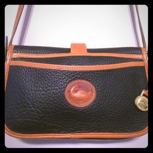 DOONEY & BURKE💕 LEATHER PURSE