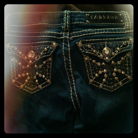 Cute jeans! L.A. Idol