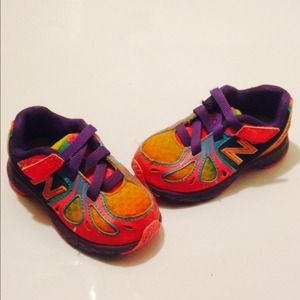New balance toddler shoes size 6 good condition
