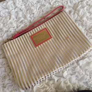 VS Wristlet