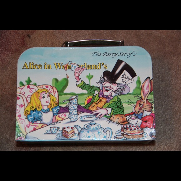 Alice and Wonderland Tea Party Set