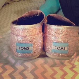 Pink glitter toms