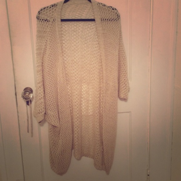 AUTHENTIC BRANDY MELVILLE SWEATER