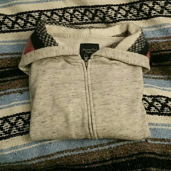 American Eagle Hoodie with colored hood