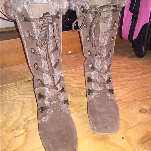 Fur boots