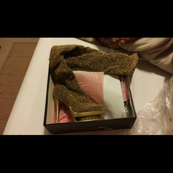 Over the knee gold boots - Picture 3 of 3