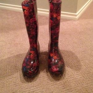 Women's size 10 Rainboots