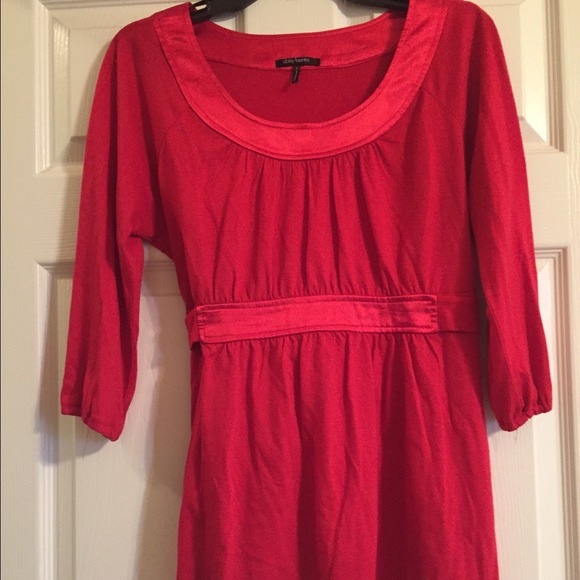 Red 3/4 sleeve shirt