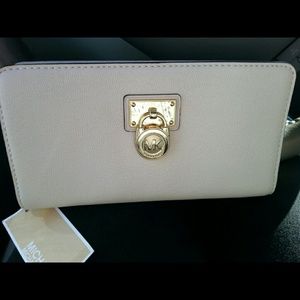 Michael kors wallet vanilla with gold