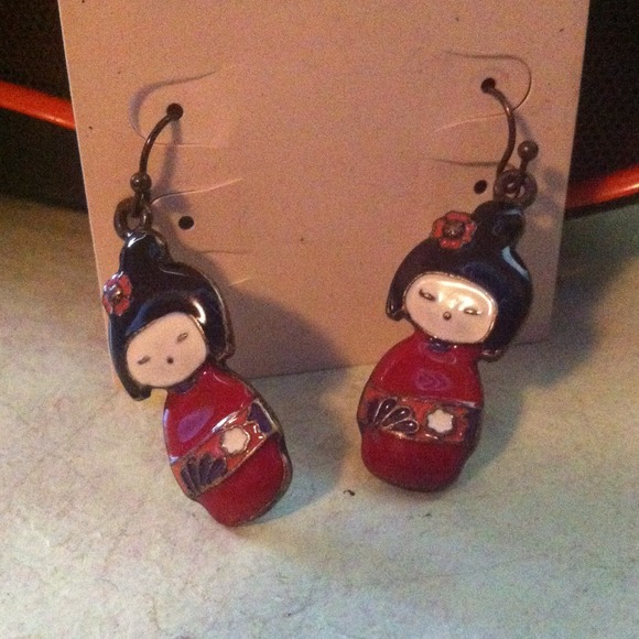 Geisha doll earrings