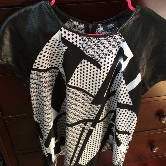 Ladies dressy top