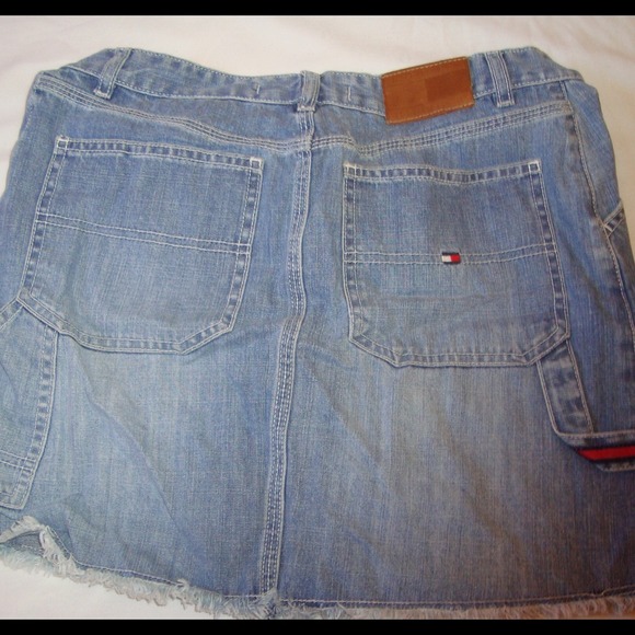 Light wash Tommy Hilfiger Jeans skirt - Picture 2 of 3