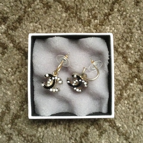❌SOLD❌Chanel: Authentic Boucles Oreille Earrings