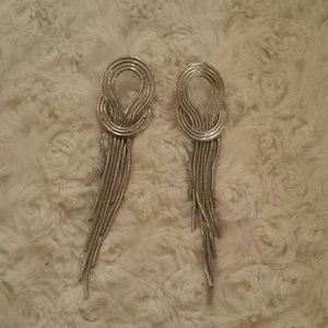 Silver fringe earings.