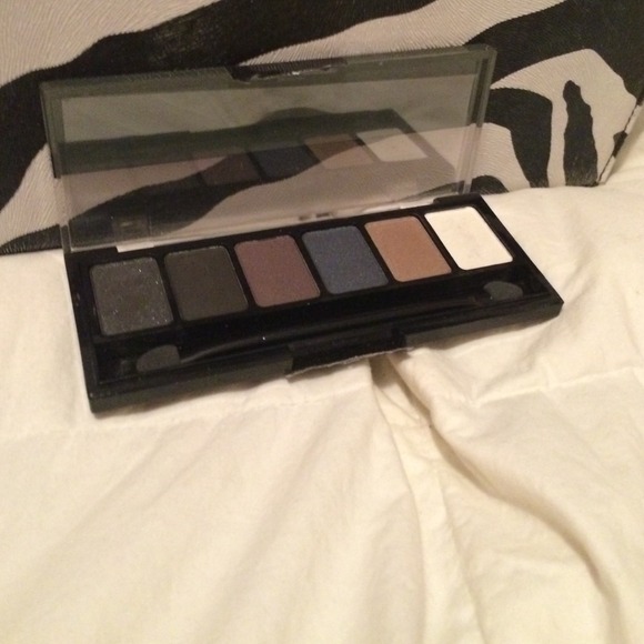 Smokey eye eye shadow like naked