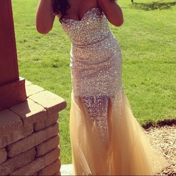 Last year prom dress! - Picture 1 of 1
