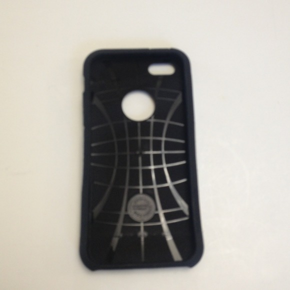 iPhone 5 S/5. Spigen - Picture 2 of 4