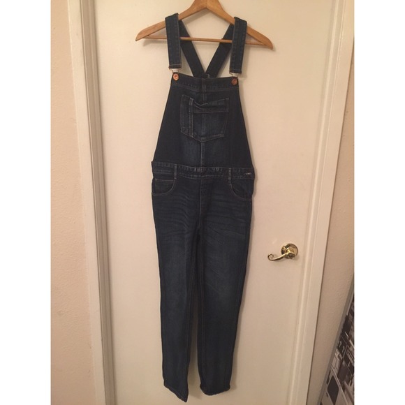 Trendy, slim fit overalls