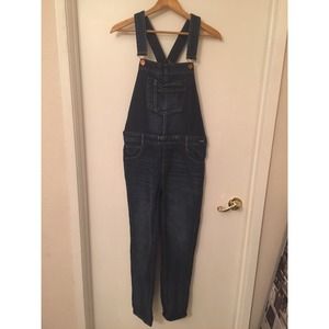 Trendy, slim fit overalls